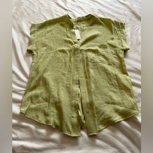 Active Usa button down blouse with pocket size Medium